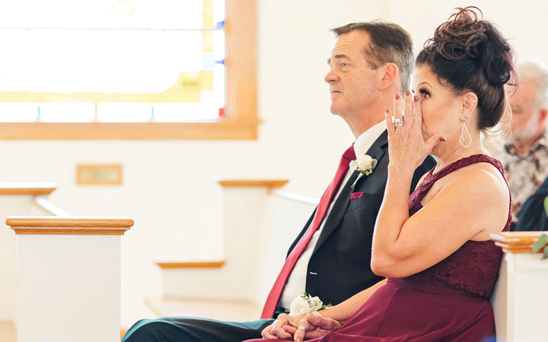 parents crying while wedding ceremony